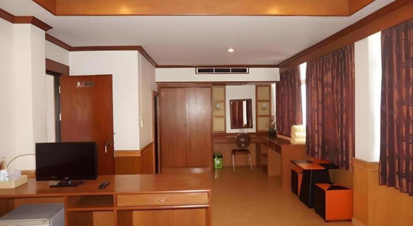 Supak Hotel Kalasin Eksteriør billede