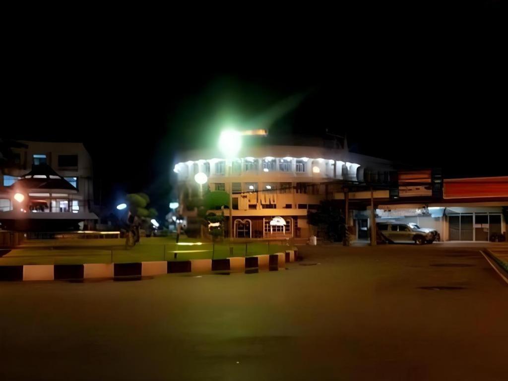Supak Hotel Kalasin Eksteriør billede