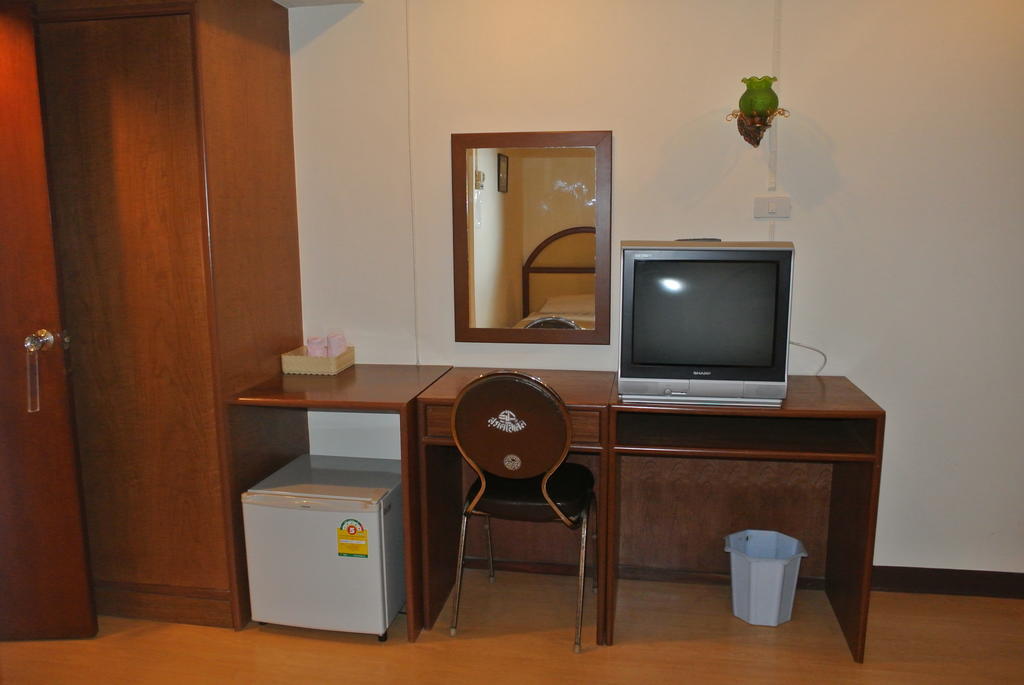 Supak Hotel Kalasin Værelse billede
